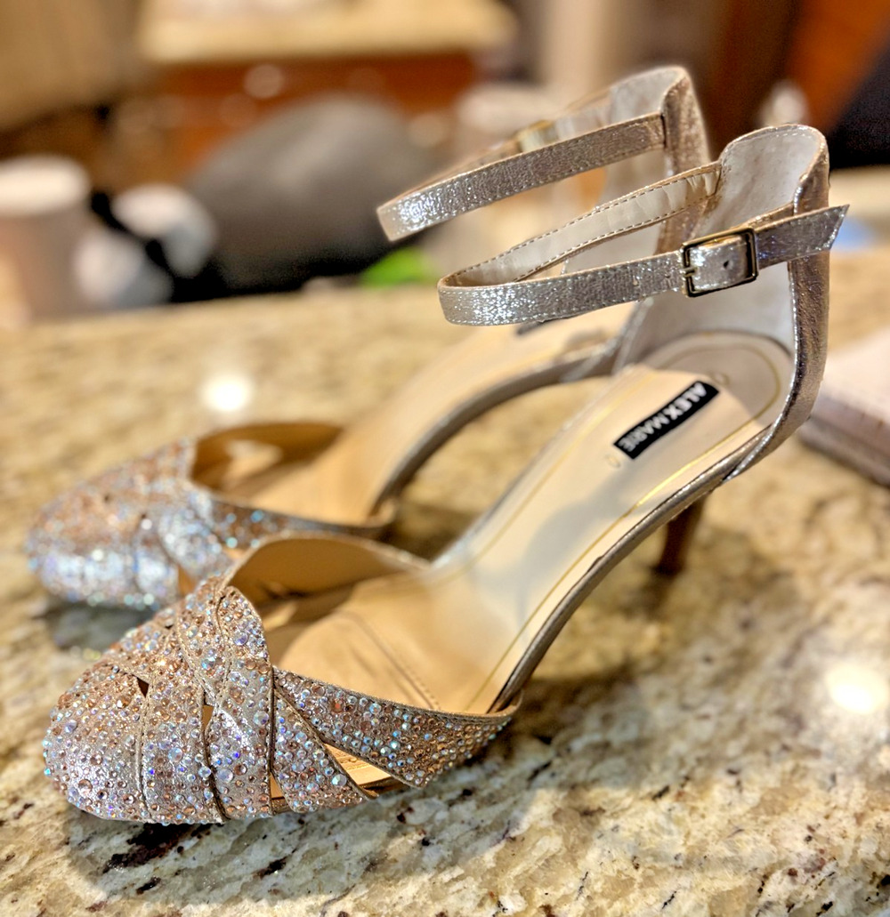 Alex Marie Champagne Gold Strappy Bling Closed Toe Formal Strappy Heels Size 8.5